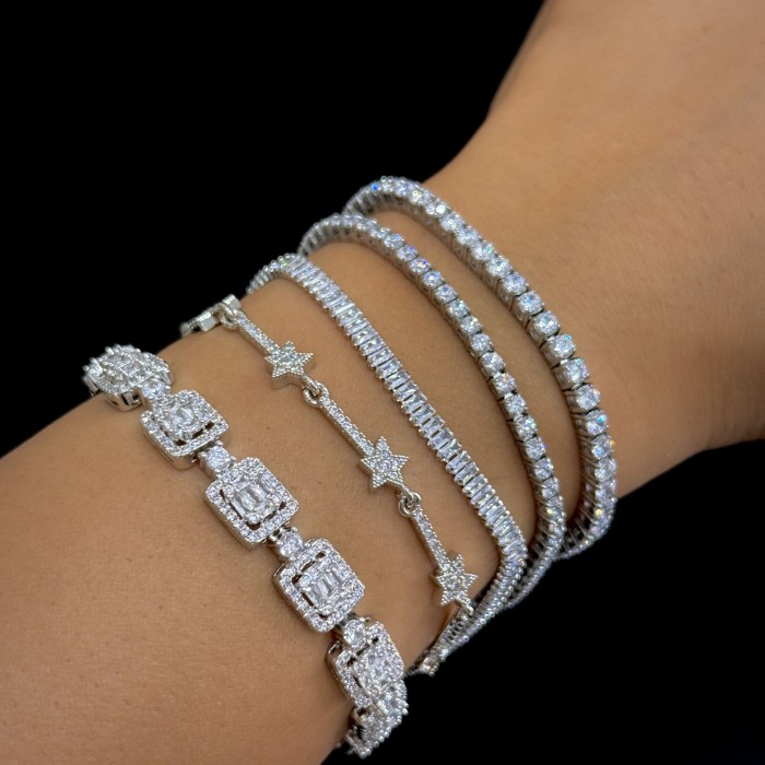 Silver Mini Yıldız Bileklik resmi