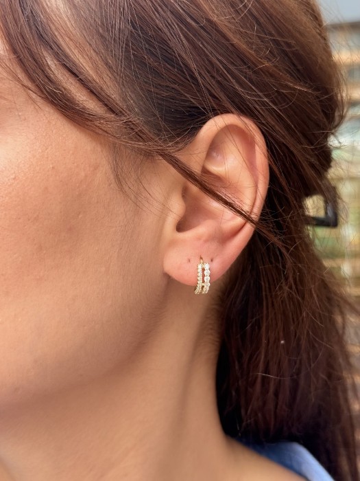 Sade Zarafet: Minimal Gümüş Küpe resmi