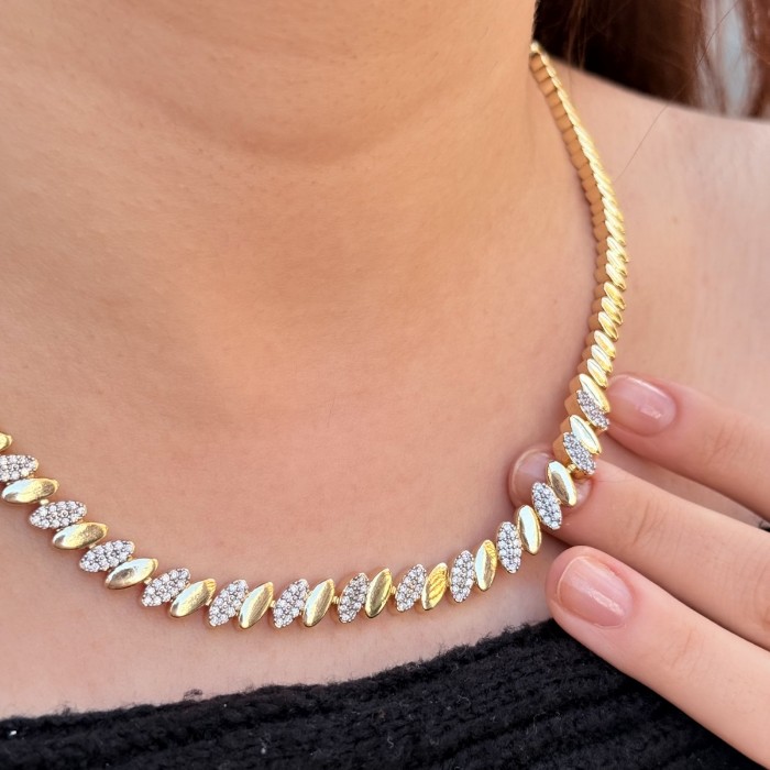 Petal Yaprak Pırıltı Kolye resmi