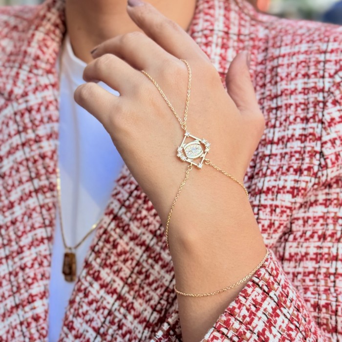 Madalyon Figürlü Şahmeran resmi